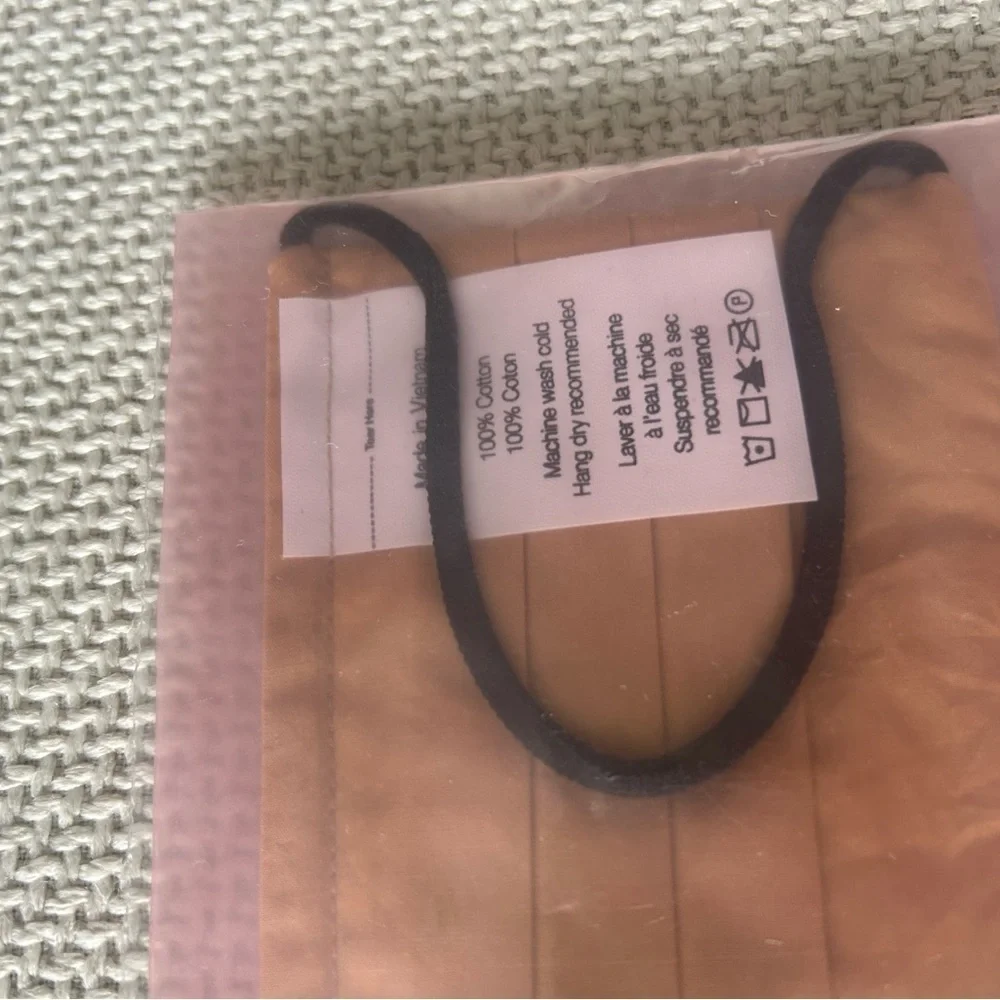 NWT! Veronica Beard Leopard Face Mask
